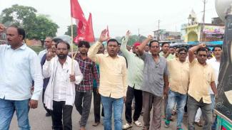 warning-march-and-meeting-regarding-construction-of-foot-overbridge-in-aura-bazaar