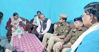 up-police-detainedcpiml-delegation-going-to-sambhal